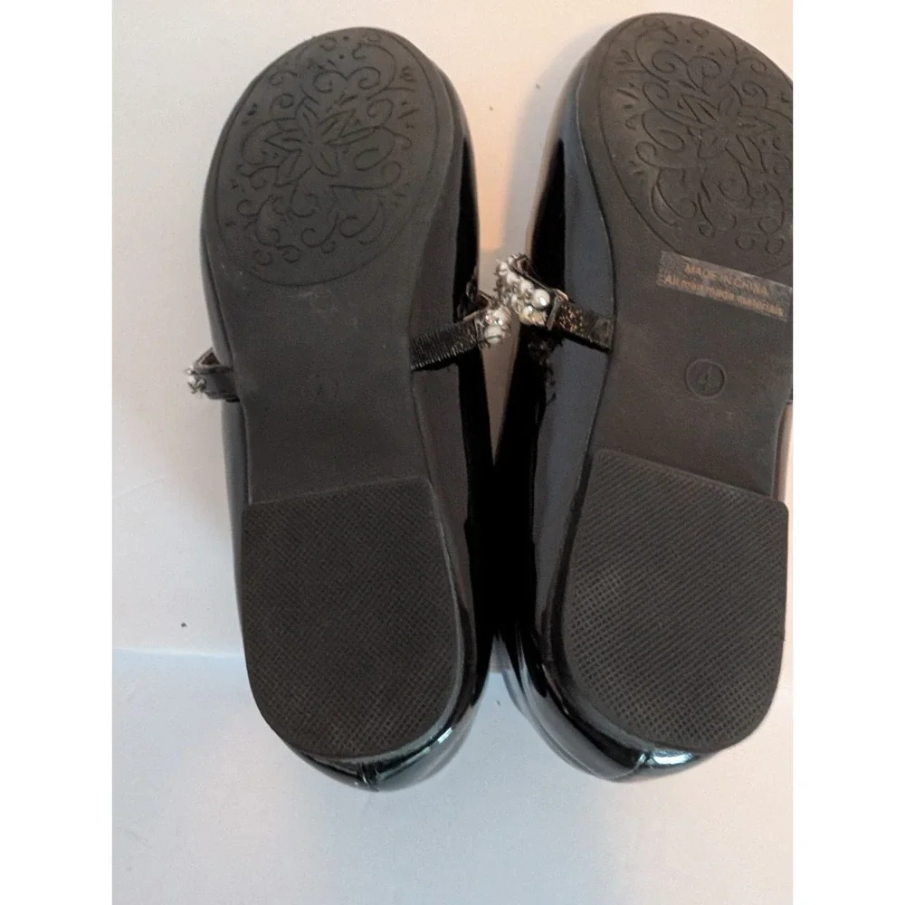 Girl's Dream Pairs Black Patent Leather Shoes Size 4 Dress or Casual